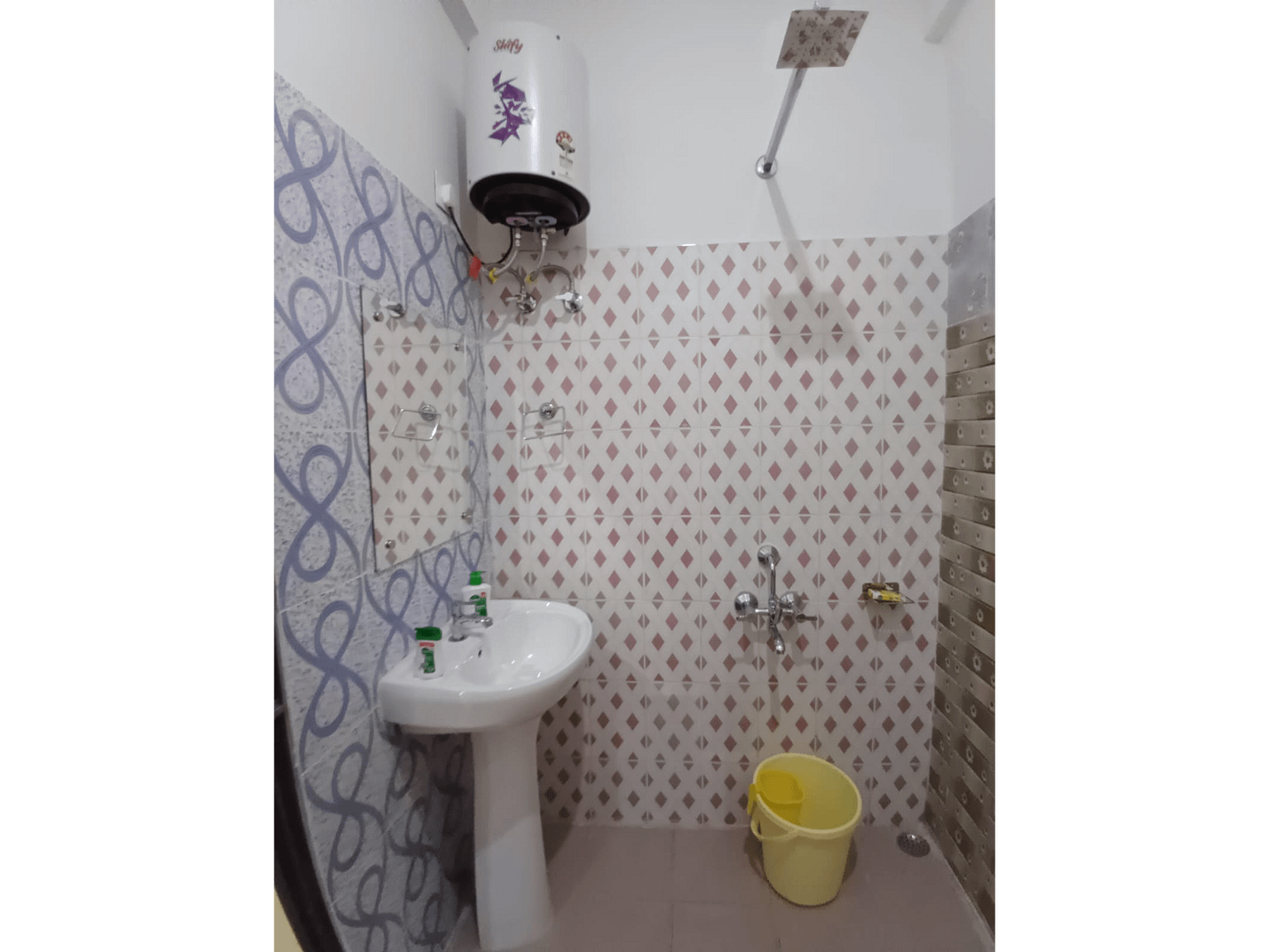 Twin Beded Room Bathroom 2